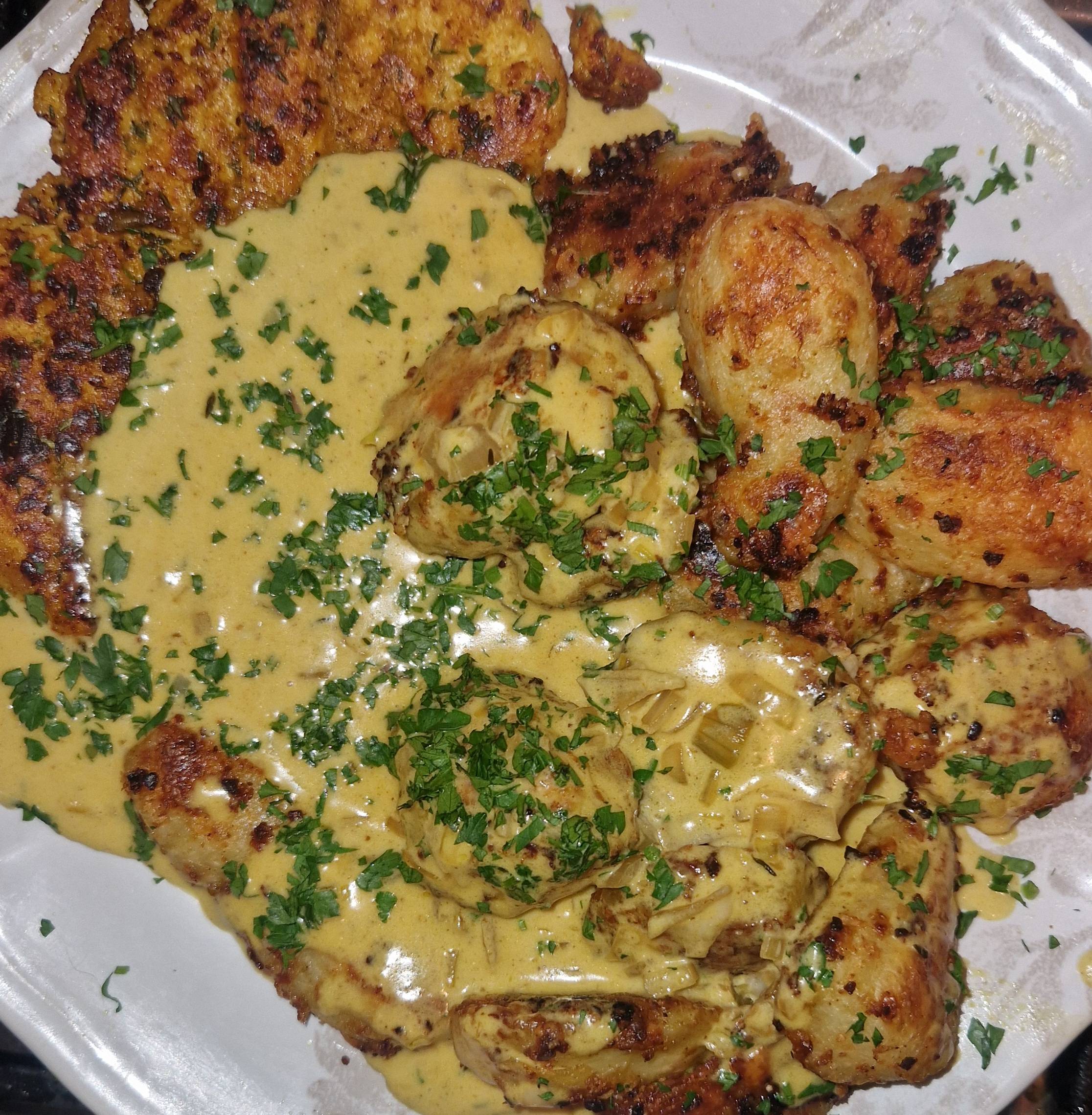 Photo poulet rôti et patates au four